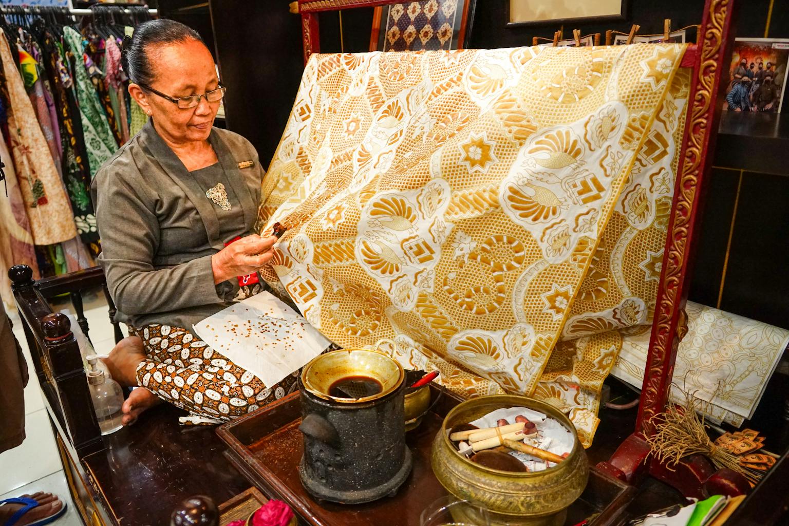 Filosofi Batik Jawa dan Makna Tersembunyi di Setiap Motifnya