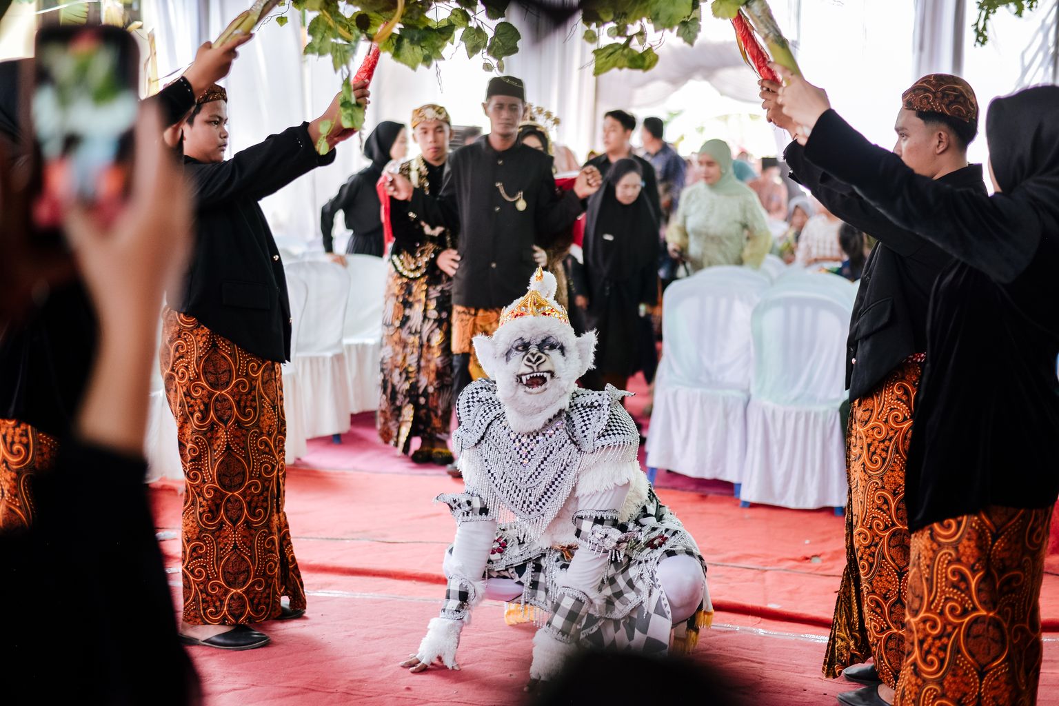 Kisah Legenda Lutung Kasarung dari Tanah Sunda