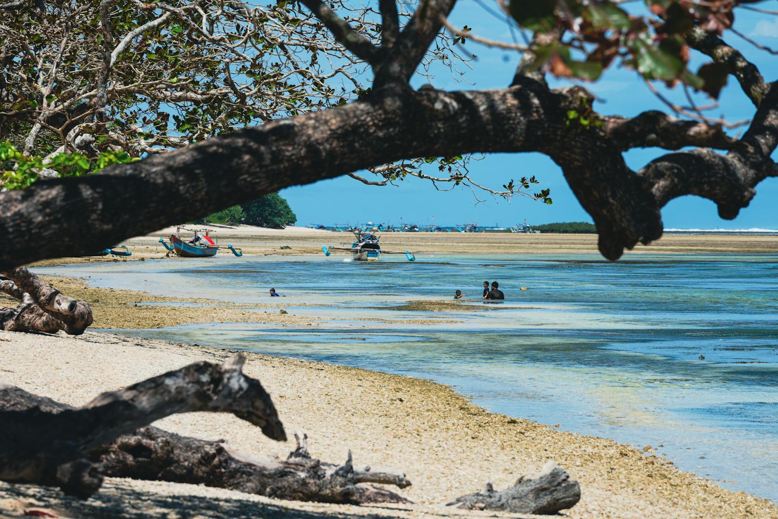 Legenda Nyi Roro Kidul Penguasa Laut Selatan Jawa