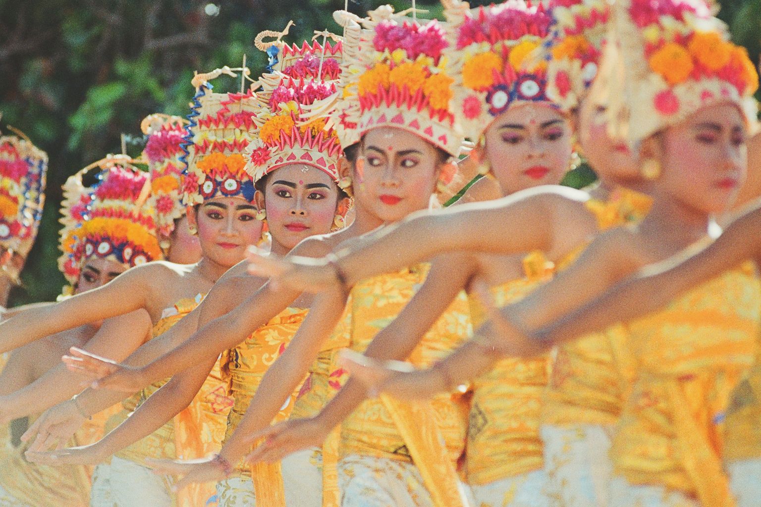 Keunikan Tari Kecak Bali dan Sejarah Perkembangannya
