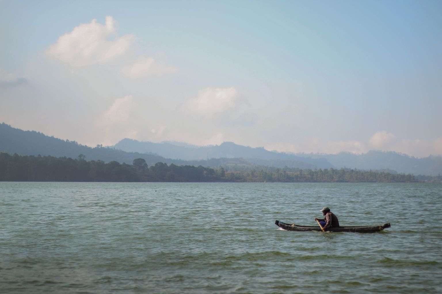 Legenda Danau Toba dan Kisah Cinta Toba dengan Putri Ikan